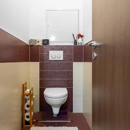 Bosakova Retreat With Balcony Appartamento