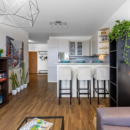 Bosakova Retreat With Balcony Apartamento *